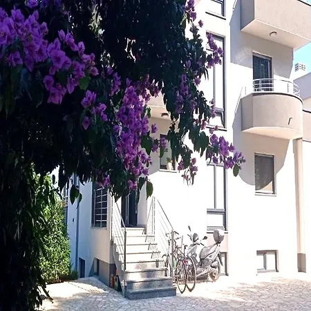 Istrian Azure 홈스테이 풀라