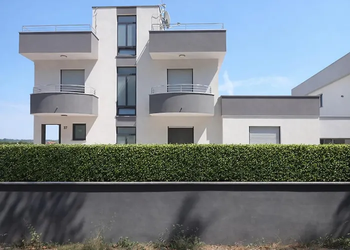 Istrian Azure 풀라